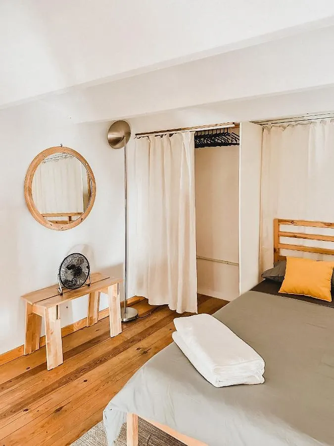 Homestay szállás Agradable Piso Compartido Apartman Barcelona Spanyolország